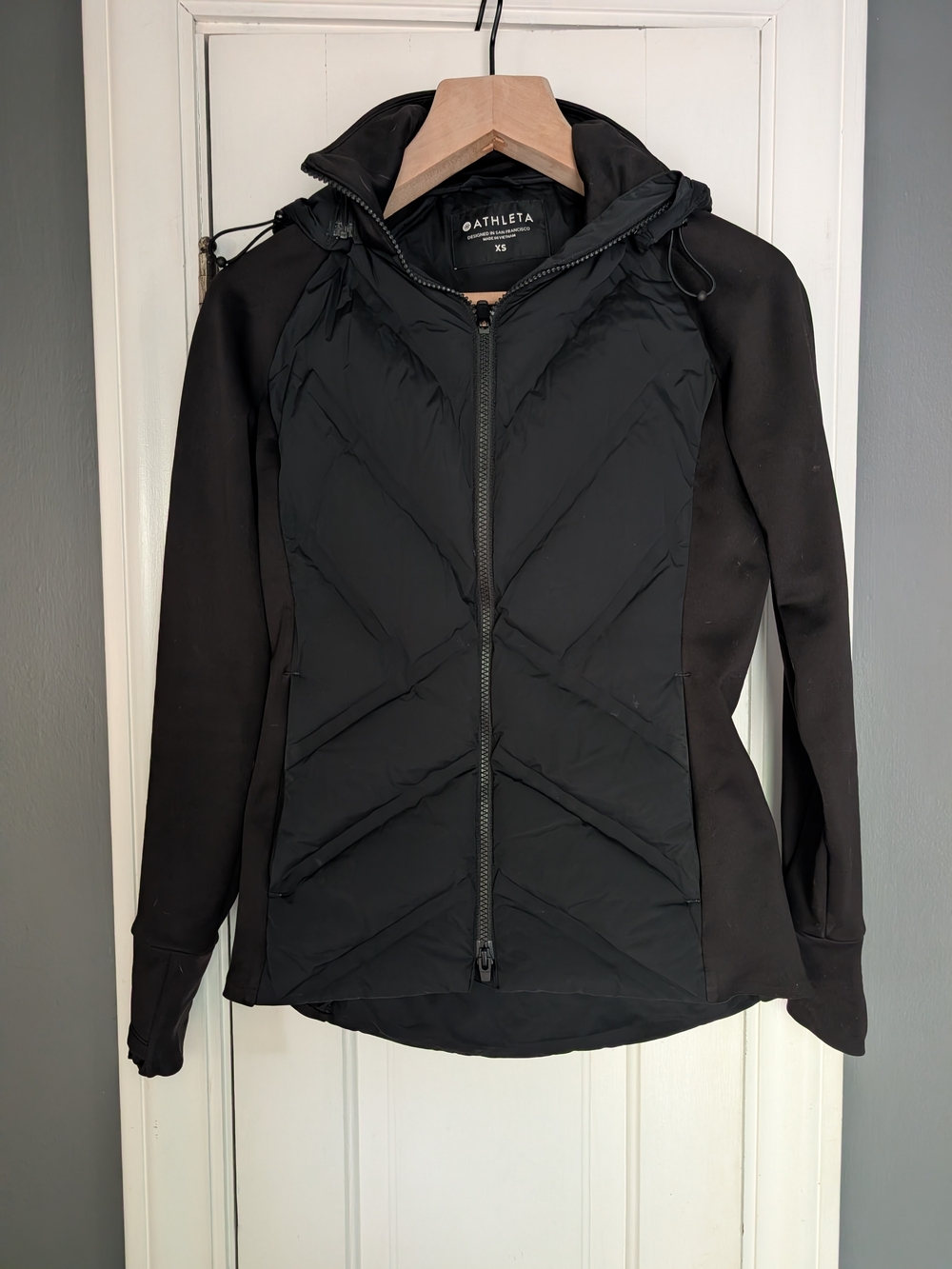 Athleta Black Quilted Front Hooded Puffer Jacket